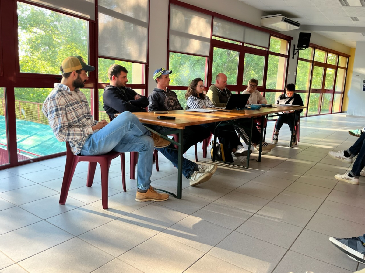 bureau reunion comite.jpg